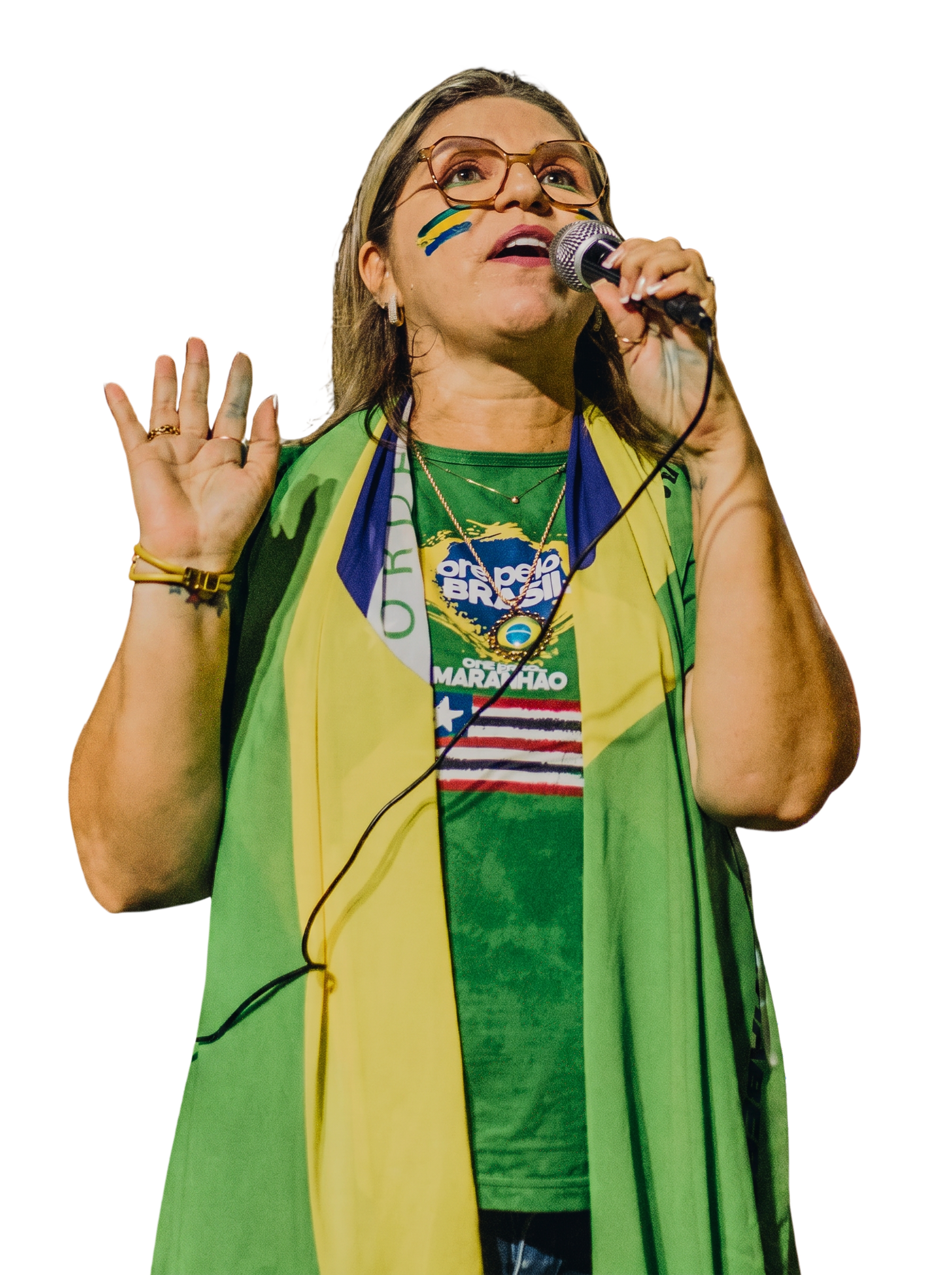 Flávia Berthier falando ao microfone durante encontro com apoiadores
